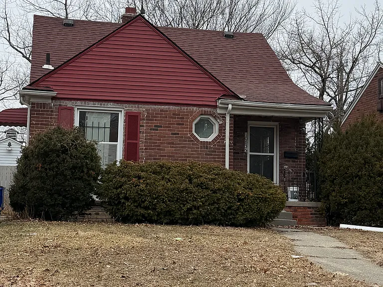 10835 Somerset Ave — Photo 1
