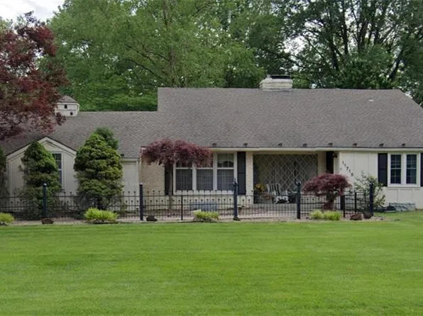 11715 E Markham Rd, Independence, MO 64052