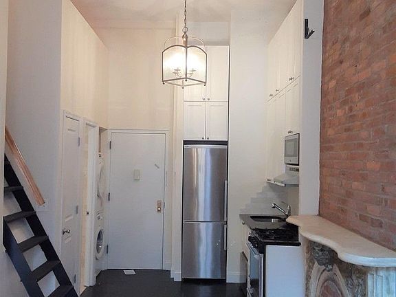 4th image of 216 E 17th St APT 2F