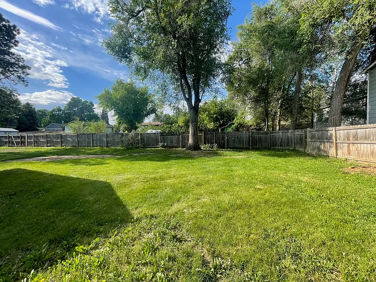 1335 Cherry St — Photo 2