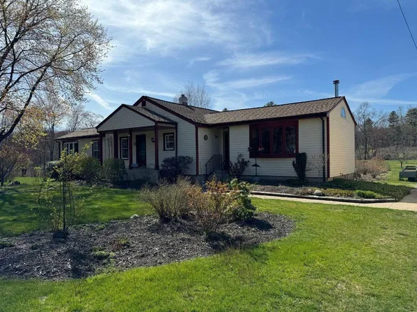 171 Mattity Rd, North Smithfield, RI 02896