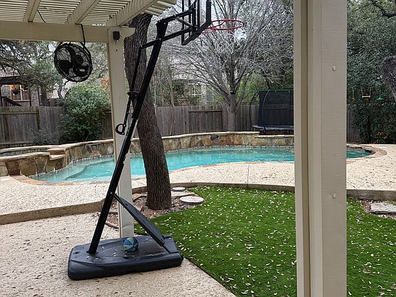2nd image of 11424 Lafitte Ln