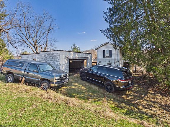 3rd image of 202 Hampton Rd