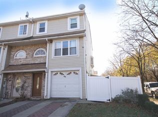 68 Caswell Ln, Staten Island, NY