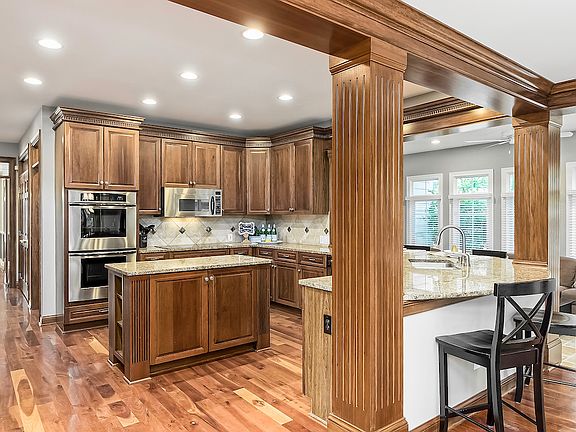 5th image of 2683 Aikin Cir N