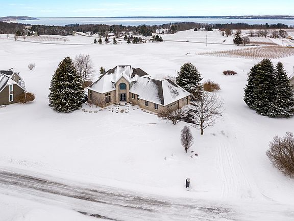 2nd image of 7852 Underwood Rdg