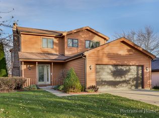 8301 Old Fence Ct, Woodridge, IL 60517