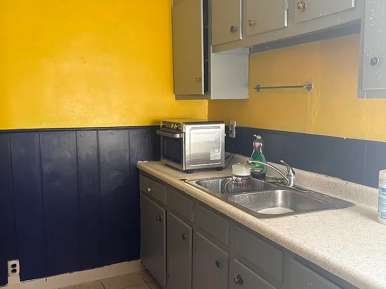 841 Stewart St — Photo 6