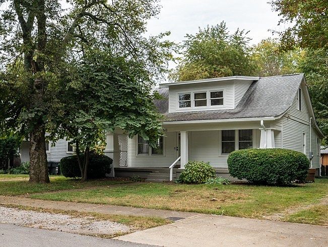 1st image of 521 Wilson Blvd