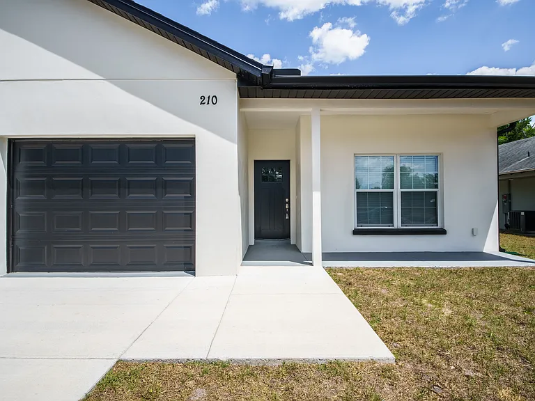 210 Parrotte Ct — Photo 15