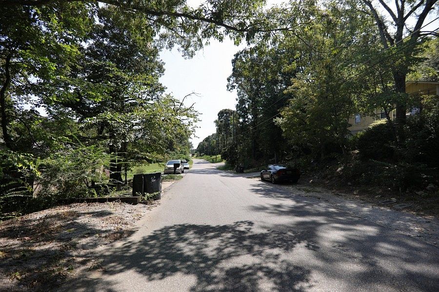 2nd image of 610 King Valley Cir