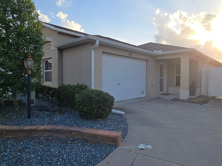 2280 Biscayne Ave — Photo 2