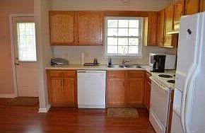 5th image of 428 Crystal Springs Cir