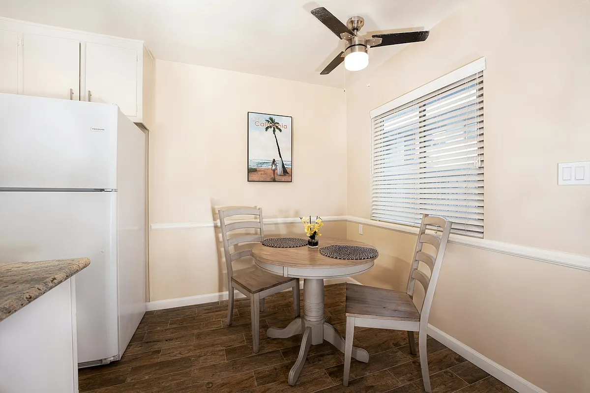 The Sorrento-Unit 04, Dining - 17417 Vanowen St #4