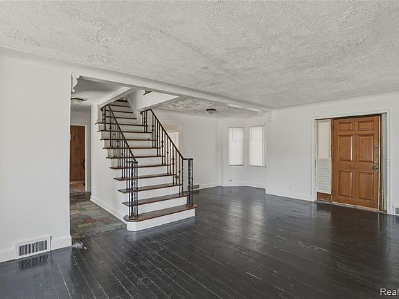 3rd image of 16661 Linwood St
