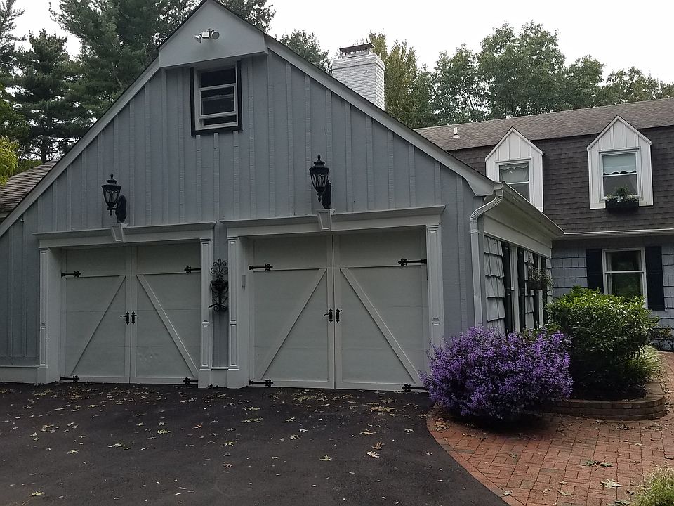 2nd image of 27 Three Pond Rd