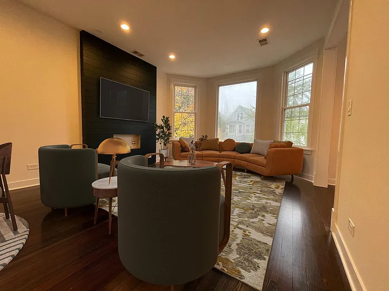 3237 N Ridgeway Ave #2 — Photo 2