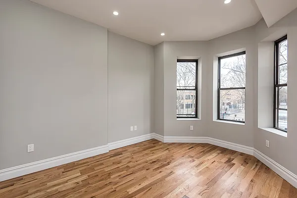 Rented by Nooklyn NYC LLC | media 9