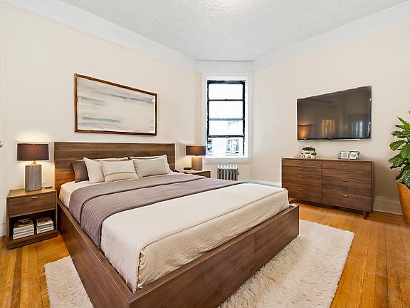 3rd image of 600 W 174th St APT 25
