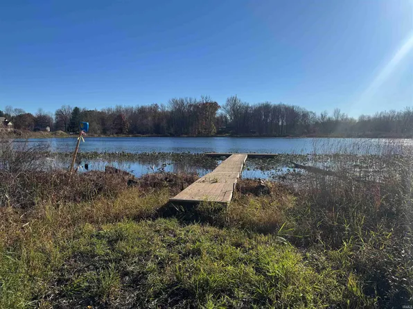 360 Lake Trl, Lakeville, IN 46536