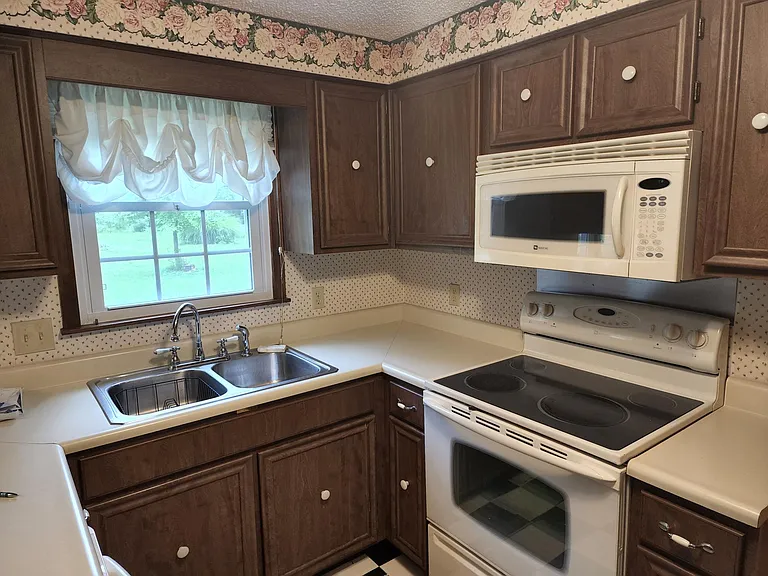 6211 Country Club Rd — Photo 2