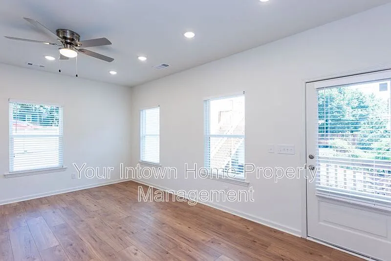 2 bed, 1.0 bath, 711 sqft, $1,475 — Photo 2