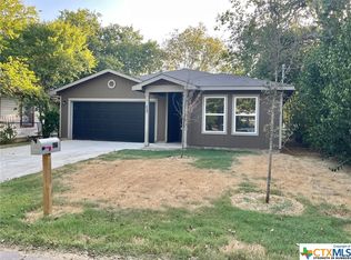 422 Aguila St, Seguin, TX 78155