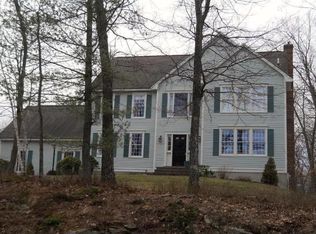 6 Floral St, Windham, NH 03087