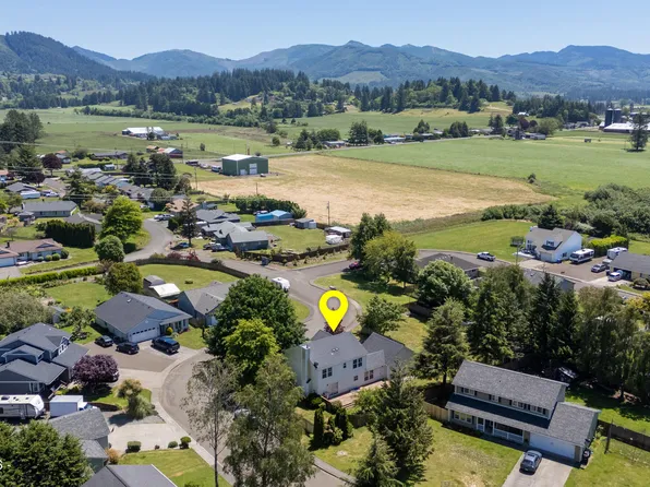6505 Colonial Way, Tillamook, OR 97141