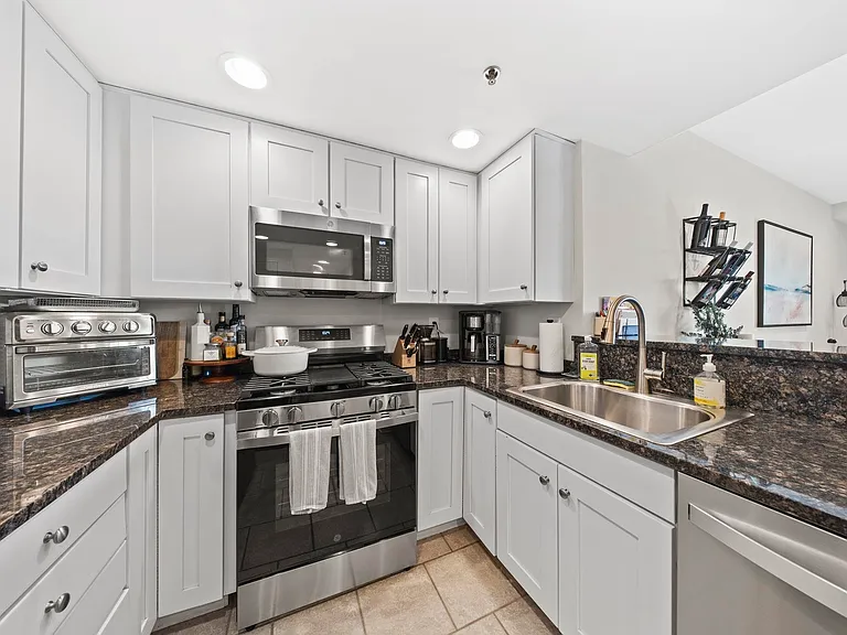 920 Jefferson St #502 — Photo 4