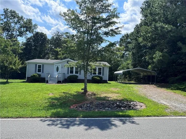 5052 Friendship Circle Rd, East Bend, NC 27018