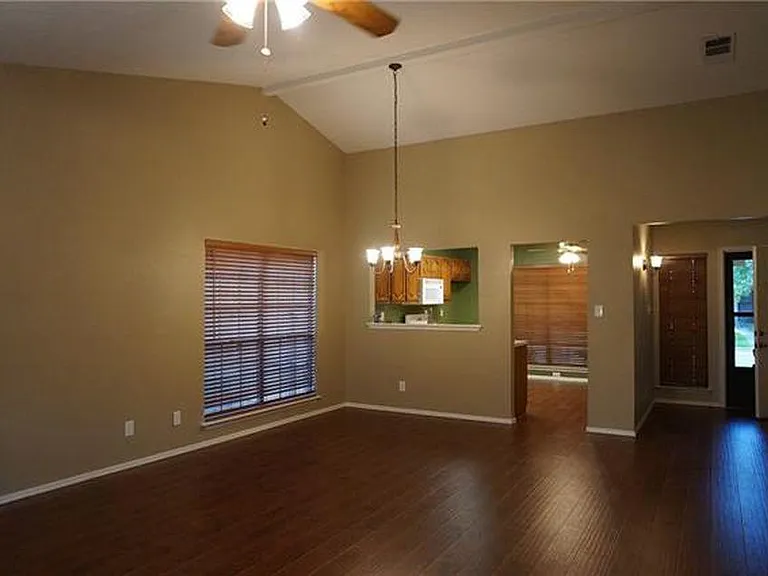 4108 Driscoll Dr — Photo 2
