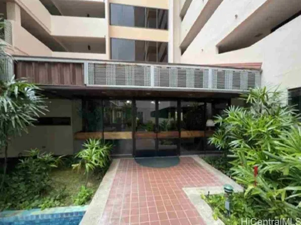 555 Hahaione St APT 6D, Honolulu, HI 96825
