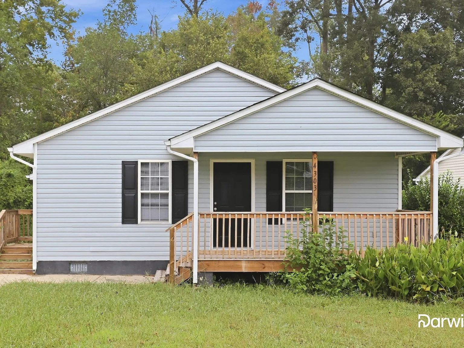 3 bed, 2.0 bath, 1120 sqft, $1,560 — Photo 1