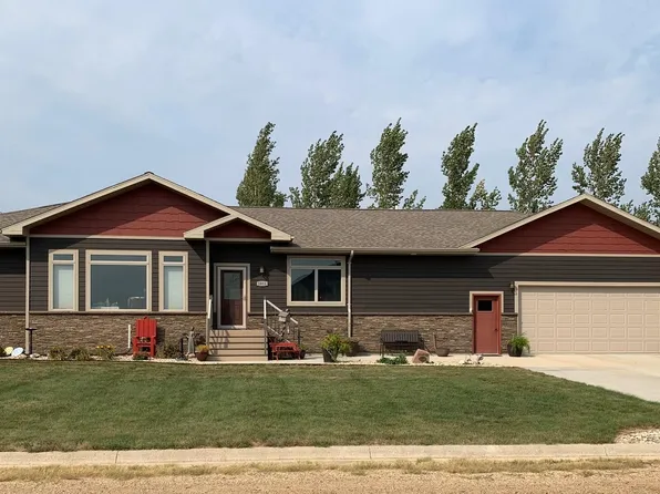 1011 7th St W, Clear Lake, SD 57226