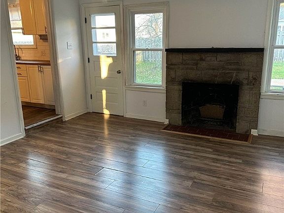 5th image of 2801 Oakwood Dr
