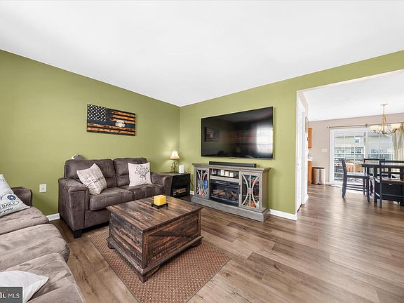 5th image of 3592 Pinecrest Ct #14