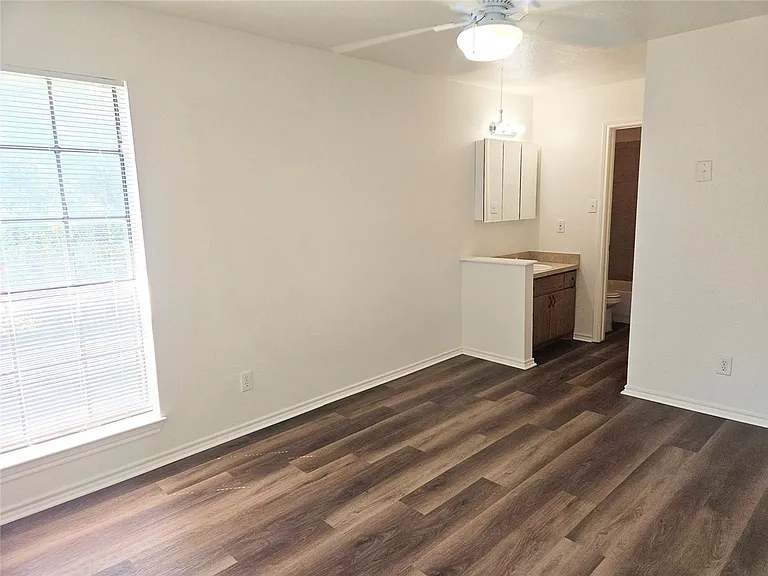 508 E Denton Dr — Photo 7