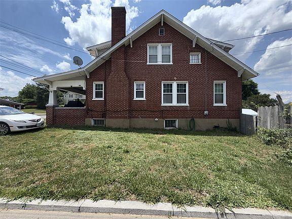 4th image of 200 Cedar Ave