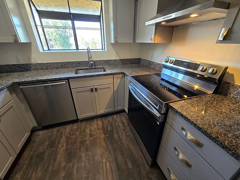 595 Manhattan Dr #203 — Photo 5