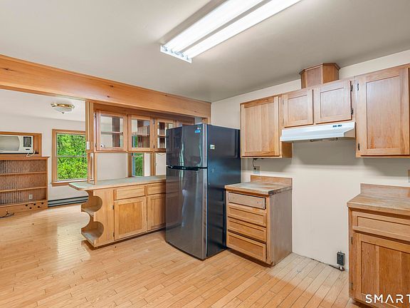 5th image of 278 North Bigelow Road