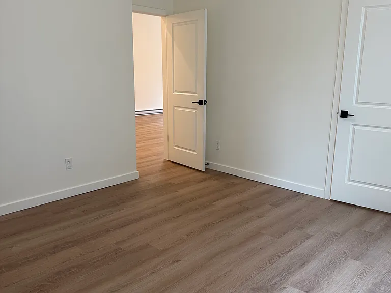 46 N Hamilton St #4 — Photo 10