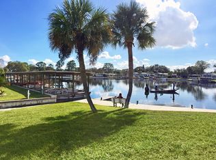 121 Azalea Ln, Leesburg, FL 34788