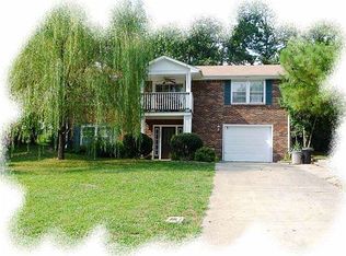 349 Greenleaf Ln, Clarksville, TN