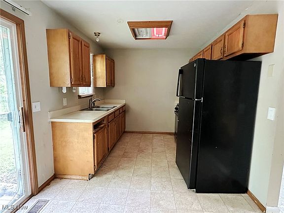 4th image of 5114 Liberty Ave