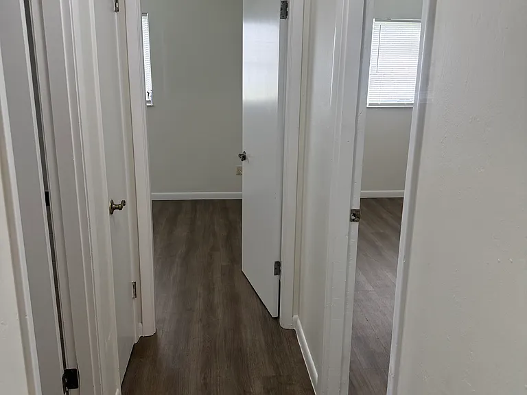308 Canyon Dr N — Photo 23