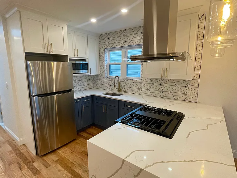 1045 Revere Ave #2 — Photo 4