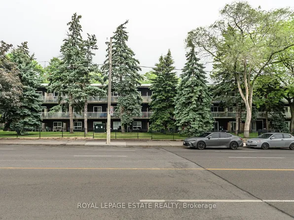 123 Woodbine Ave #309, Toronto, ON M4L 3V8