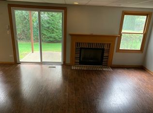 255 Spring Point Dr, Carpentersville, IL 60110