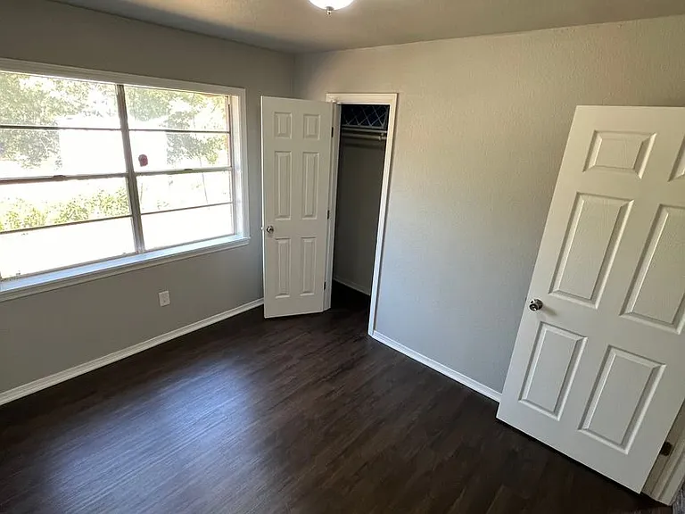 1250 Hawkins St — Photo 8